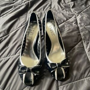 Franco Sarto women patent leather black open toe bow accent pump polka dot hills